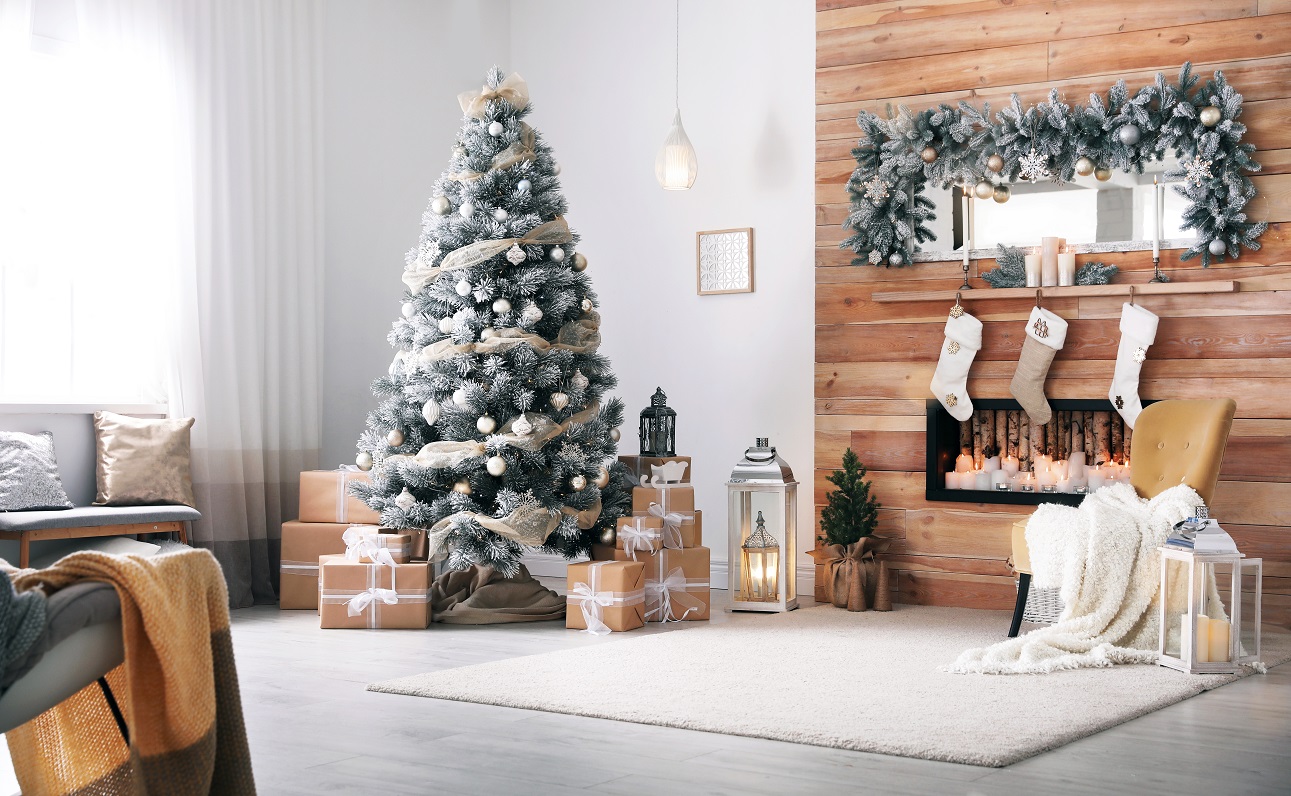 Tips For Decorating Your Home At Christmas on a Budget | Inthenews