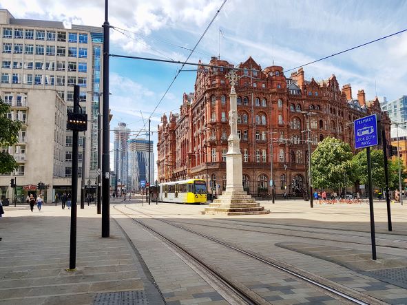 Why Manchester Is Becoming Popular With Young Professionals