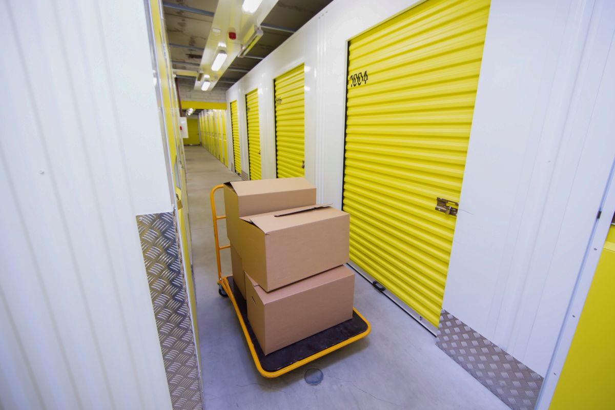 Seasonal Storage Checklist: What to Store, How to Pack, & When to Retrieve