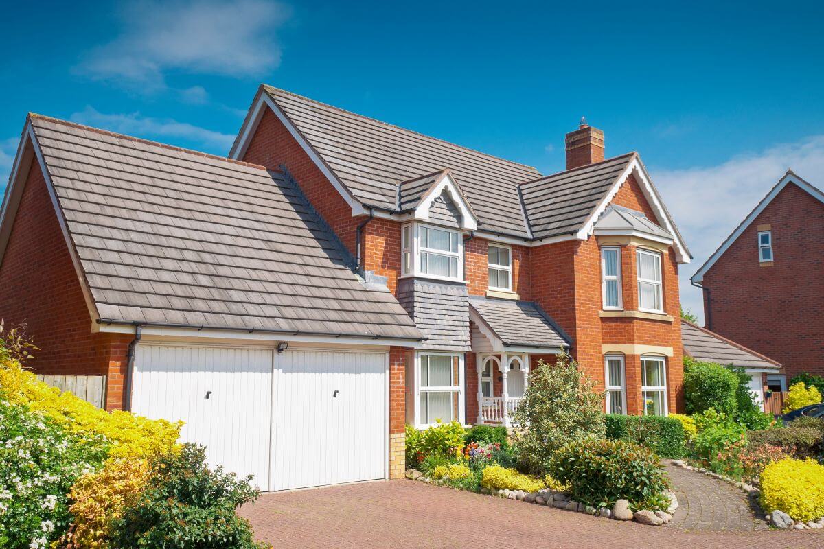 5 Home Security Tips for While You’re on Holiday 
