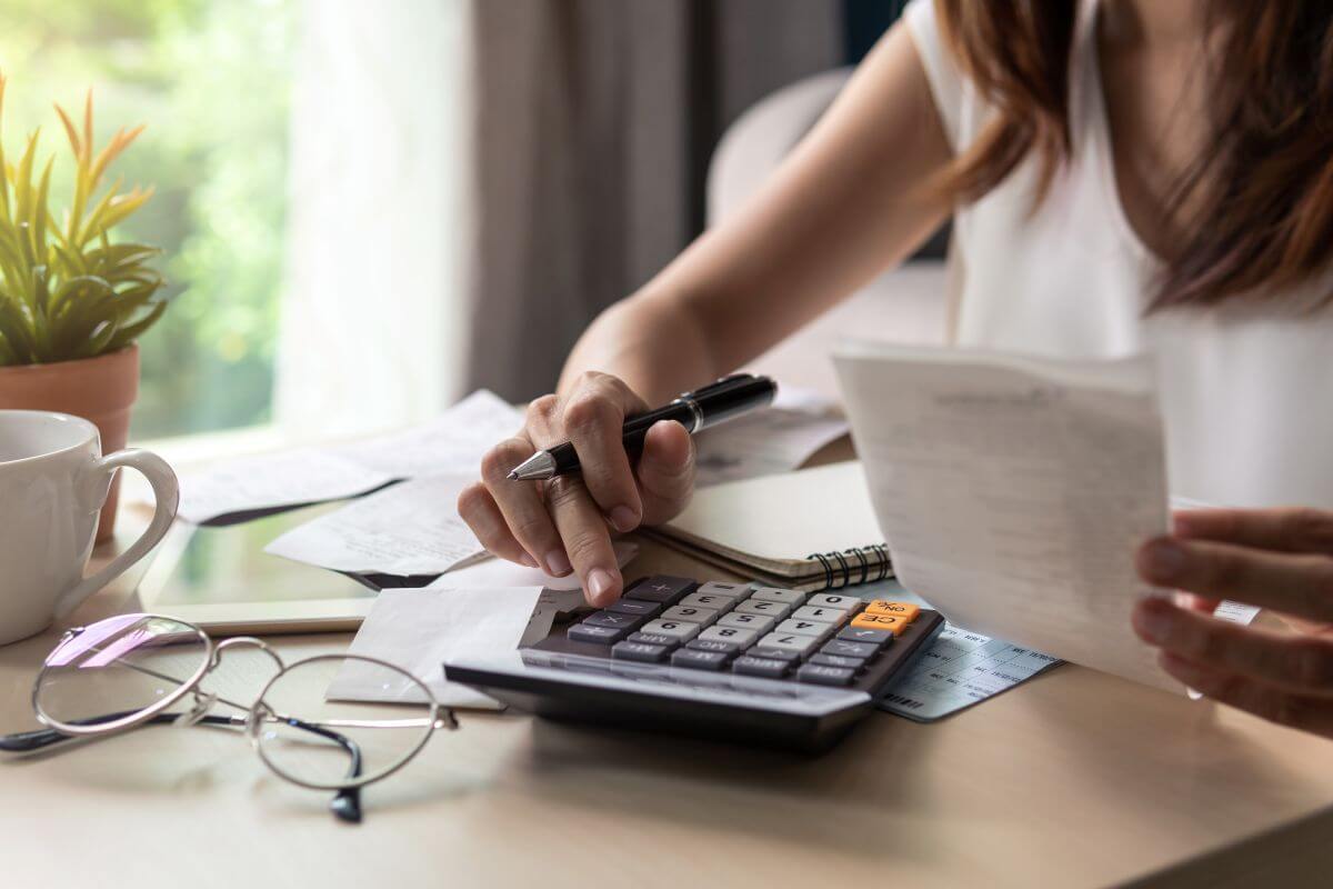Family-friendly hacks to cut household expenses